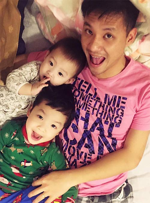 Chồng Diễm Hương cặm cụi treo ảnh cưới - 9