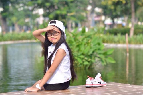 Chồng Diễm Hương cặm cụi treo ảnh cưới - 15