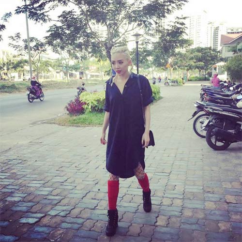 Chồng Diễm Hương cặm cụi treo ảnh cưới - 13