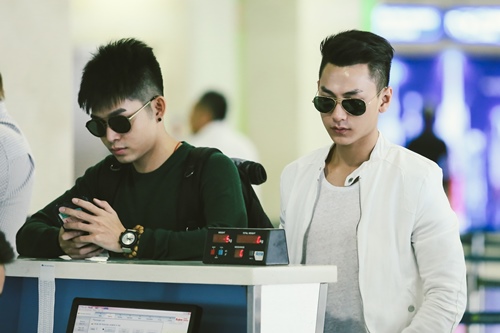 Isaac cực điển trai và nam tính tại sân bay - 5