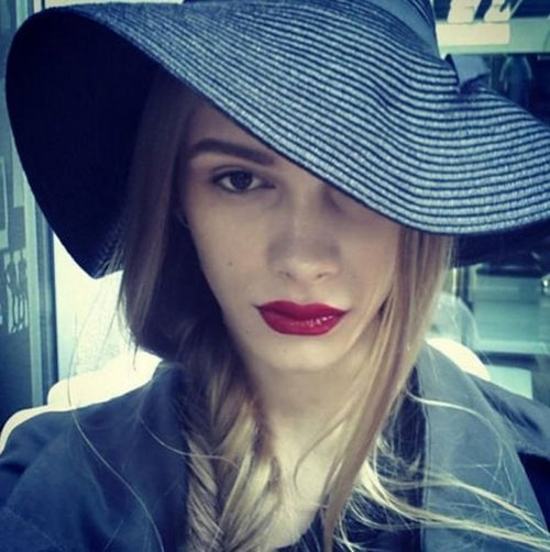 Kỳ lạ người mẫu có mặt là nữ, thân hình là nam - 2