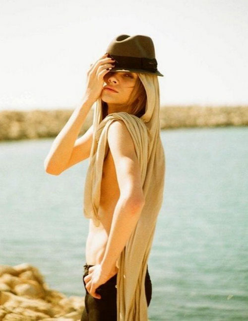 Kỳ lạ người mẫu có mặt là nữ, thân hình là nam - 7