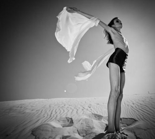 Kỳ lạ người mẫu có mặt là nữ, thân hình là nam - 8