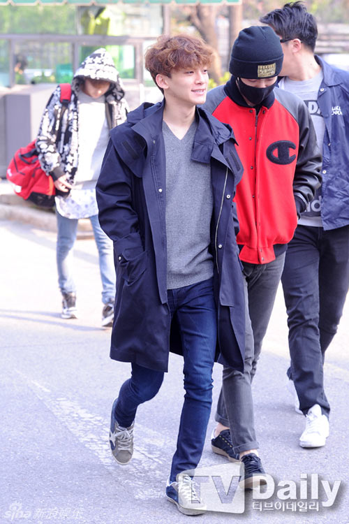 Bạn gái Lee Min Ho lộ mặt mộc kém sắc - 10