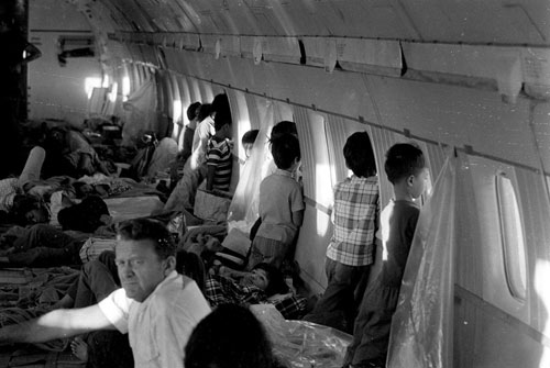 Những hình ảnh về Chiến dịch Không vận trẻ em 1975 - 11