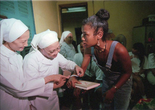 Những hình ảnh về Chiến dịch Không vận trẻ em 1975 - 12