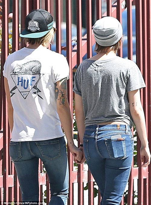Kristen Stewart công khai nắm tay người tình đồng giới - 2