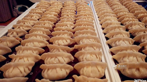 Anh lính chuẩn bị đồ ăn trong 1 năm cho vợ - 2