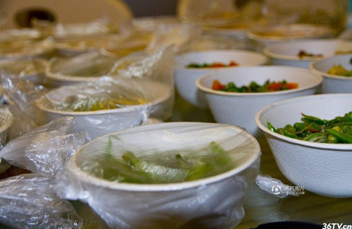 Anh lính chuẩn bị đồ ăn trong 1 năm cho vợ - 3