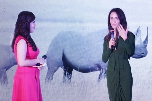 Chi Pu được quot;người yêu tin đồnquot; Gil Lê tháp tùng đi tiệc - 12