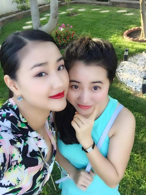 Maya đưa con gái đi chơi cùng bạn bè - 2
