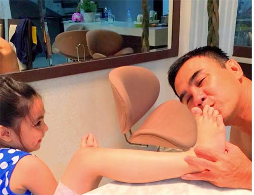 Maya đưa con gái đi chơi cùng bạn bè - 20
