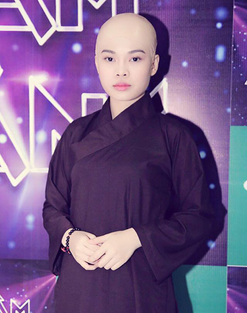 Giang Hồng Ngọc #039;xuống tóc#039; vì nghệ thuật - 1