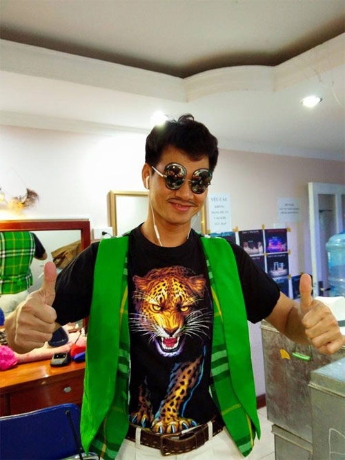 Phan Hiển “hộ tống” Khánh Thi đi xem phim - 6