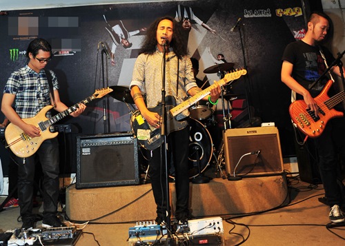 Phạm Anh Khoa tạo dáng quot;độcquot; tại sự kiện - 11