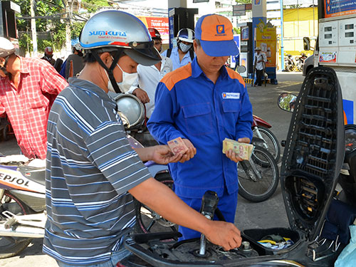 Lo giá xăng sẽ tăng sốc - 1