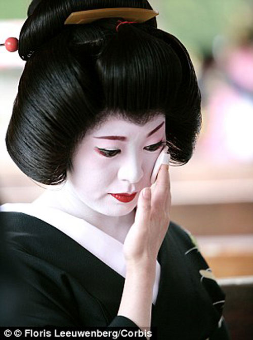 Những bí quyết làm đẹp #039;kỳ dị#039; của nữ hoàng cổ đại - 4