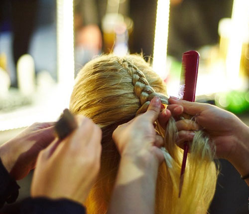 4 cách tạo kiểu tóc đẹp như người mẫu - 17