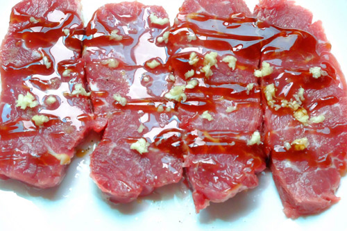 Cách làm bò cuốn lá cải - 2