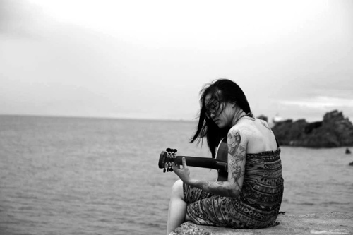 Bà mẹ xăm kín lưng trải lòng về chuyện quot;bỉm sữa nuôi conquot; - 14