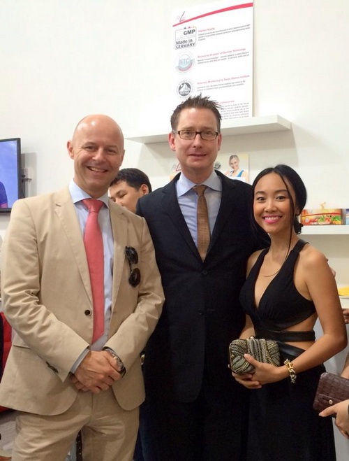 Đoan Trang quot;trốnquot; con gái sang Singapore mừng chồng - 2