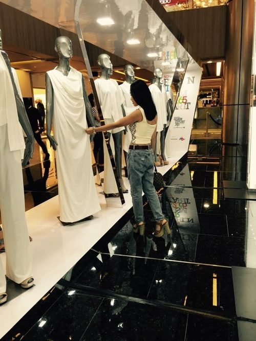 Đoan Trang quot;trốnquot; con gái sang Singapore mừng chồng - 8