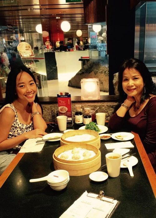 Đoan Trang quot;trốnquot; con gái sang Singapore mừng chồng - 11