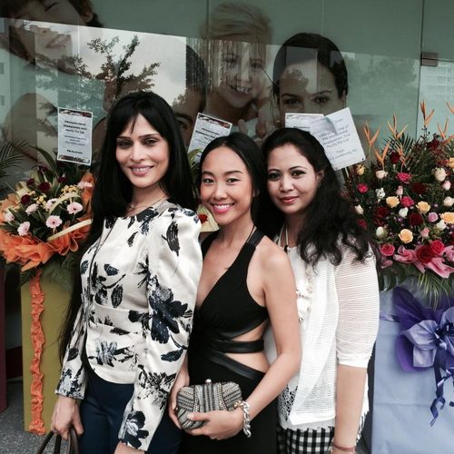 Đoan Trang quot;trốnquot; con gái sang Singapore mừng chồng - 4