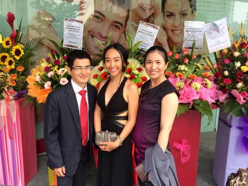 Đoan Trang quot;trốnquot; con gái sang Singapore mừng chồng - 5