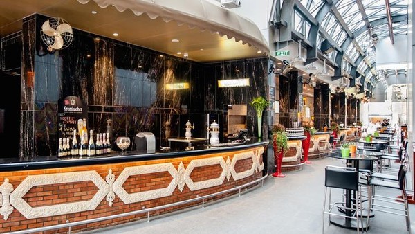 Báo Mỹ hết lời ca tụng khách sạn của nhà vợ Thanh Bùi - 11