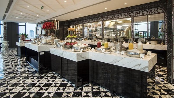 Báo Mỹ hết lời ca tụng khách sạn của nhà vợ Thanh Bùi - 12