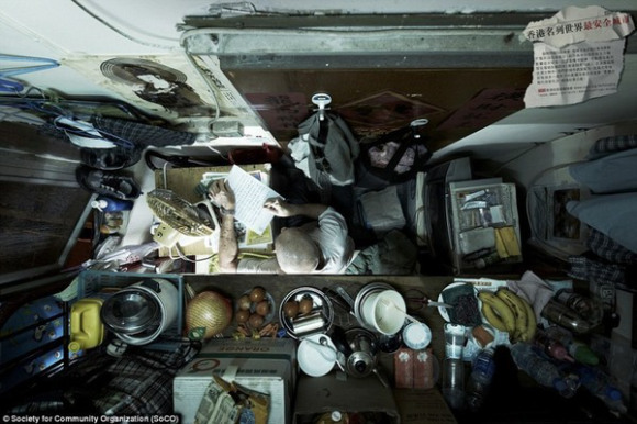 Cuộc sống chui rúc ở chung cư giá rẻ tại Hồng Kông - 3