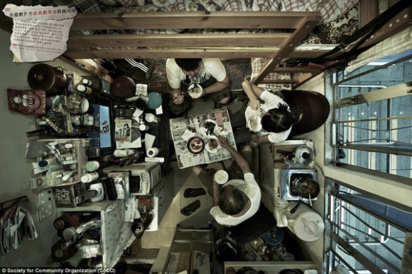 Cuộc sống chui rúc ở chung cư giá rẻ tại Hồng Kông - 5