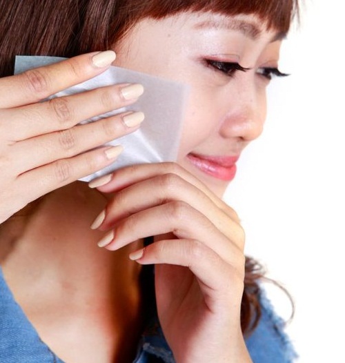 Những vật làm đẹp bất ly thân trong túi xách ngày hè - 4