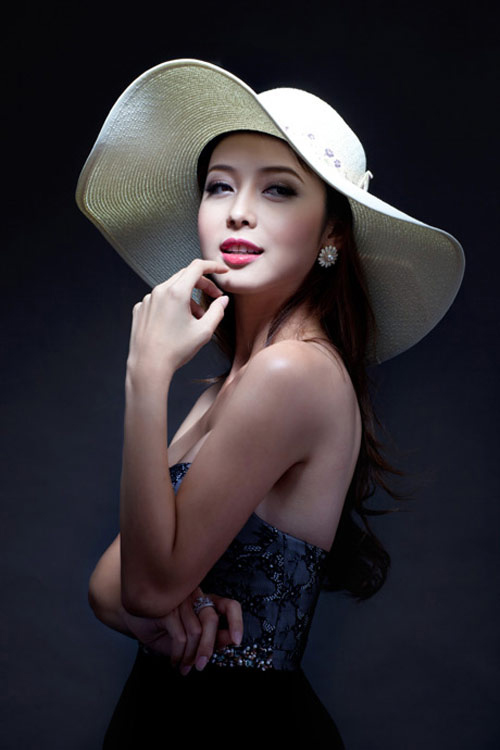 Học sao Việt cách chống nắng bảo vệ da - 1