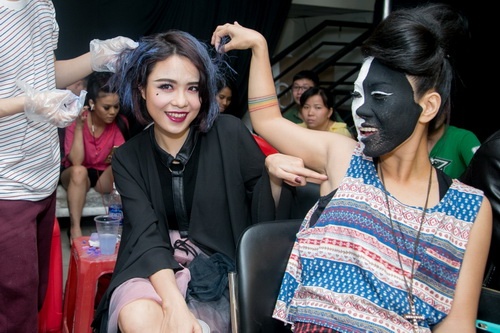 Thảo Trang bị ốm nặng vẫn quot;gây bãoquot; bên Hà My - 12