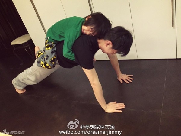 Lưu Hiểu Khánh lộ khuôn mặt sưng phù khác lạ - 6