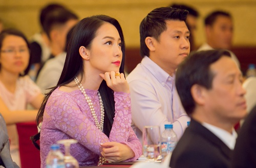 Linh Nga đi xế hộp bạc tỷ đến dự sự kiện - 7