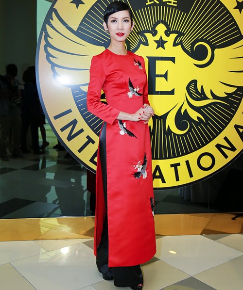 Hà Hồ rạng rỡ đọ sắc vóc cạnh HHHV Thế giới 2007 - 7