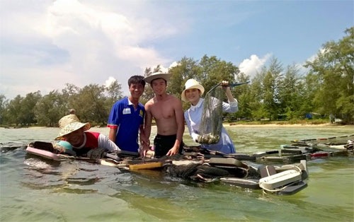 HH Kỳ Duyên đẹp hút hồn trong bộ quân phục - 16