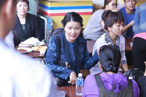 Người thân, đồng nghiệp khóc nghẹn trong tang lễ Duy Nhân - 12