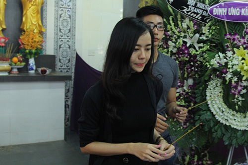 Người thân, đồng nghiệp khóc nghẹn trong tang lễ Duy Nhân - 17