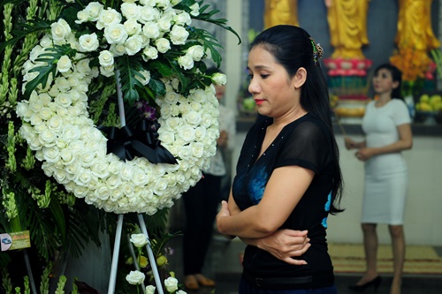 Ngân Khánh lặng lẽ đến viếng Duy Nhân lúc nửa đêm - 12