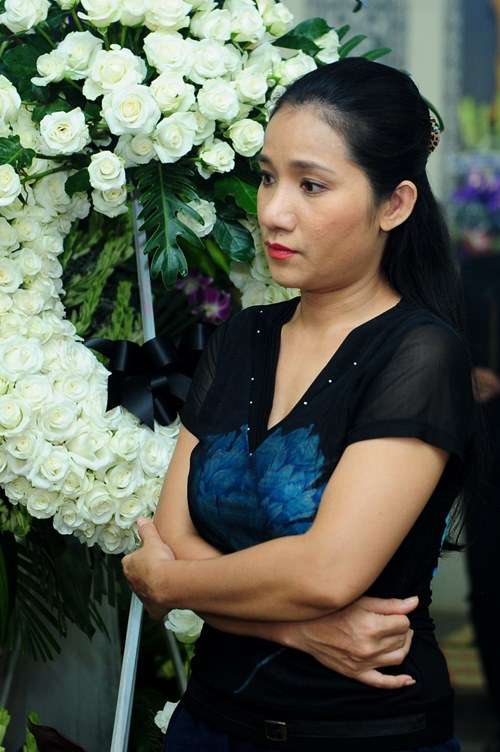 Ngân Khánh lặng lẽ đến viếng Duy Nhân lúc nửa đêm - 13