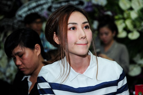 Ngân Khánh lặng lẽ đến viếng Duy Nhân lúc nửa đêm - 7