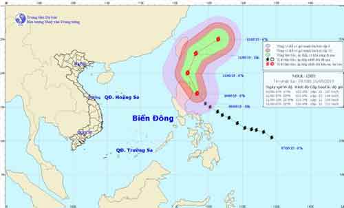 Bão Noul giật cấp 17 có thể không vào Biển Đông - 1
