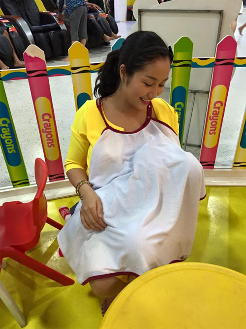 Trương Quỳnh Anh quot;xì tinquot; đi ăn cùng Tim ở Thái Lan - 6