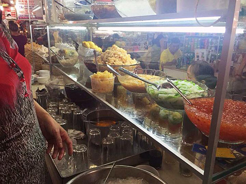 Hàng chè ngon 40 năm tuổi ở chợ Bến Thành - 3