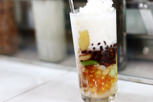 Hàng chè ngon 40 năm tuổi ở chợ Bến Thành - 7