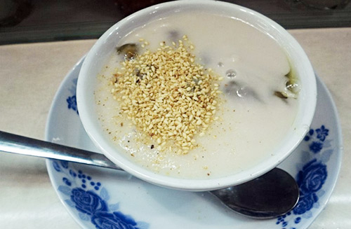 Hàng chè ngon 40 năm tuổi ở chợ Bến Thành - 5